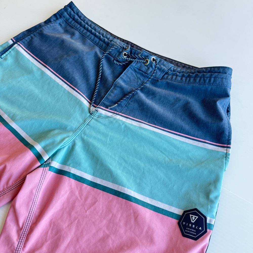 Vissla‎ Board Shorts Mens 33 Multicolor Excellent Striped Coconut Stretch Surf